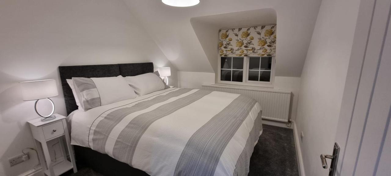 Modern And Spacious 2 Bedroom Apartment With Free Parking Llansantffraid Llansantffraid Glyn Ceiriog Exteriör bild