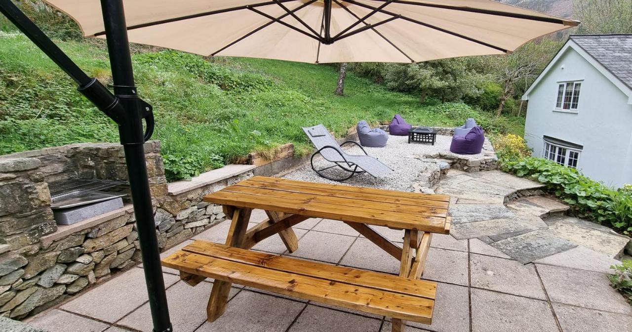Modern And Spacious 2 Bedroom Apartment With Free Parking Llansantffraid Llansantffraid Glyn Ceiriog Exteriör bild