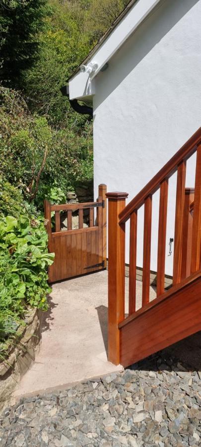 Modern And Spacious 2 Bedroom Apartment With Free Parking Llansantffraid Llansantffraid Glyn Ceiriog Exteriör bild